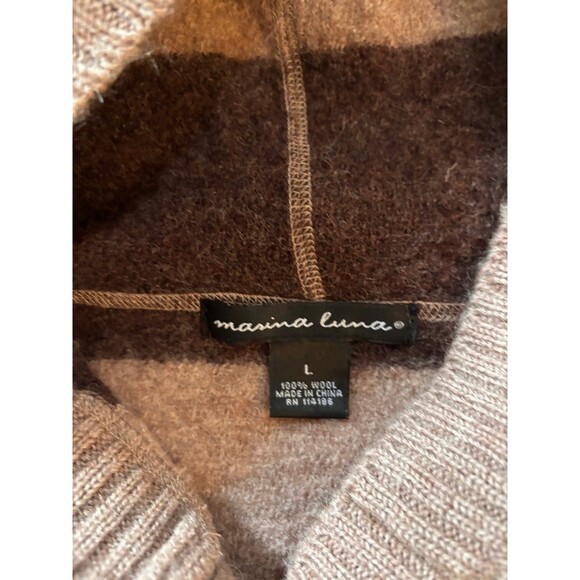 Marina Luna poncho - Picture 4 of 8